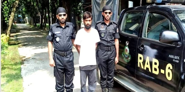 ঝিনাইদহে ওয়ারেন্টভুক্ত পলাতক আসামী গ্রেপ্তার