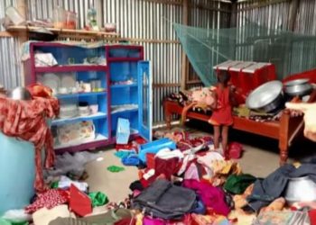 ঝিনাইদহে দুই ভ্যান চালকের বাড়িতে ডাকাতি