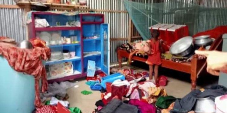 ঝিনাইদহে দুই ভ্যান চালকের বাড়িতে ডাকাতি