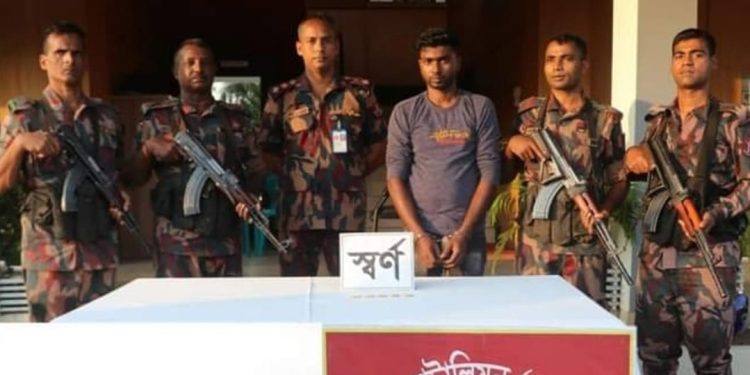 মহেশপুরে ৪১ লাখ টাকা মূল্যের স্বর্ণেরবারসহ আটক ১