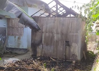 ঝিনাইদহে এক বাড়িতে সপ্তাহে তিনবার রহস্যজনক আগুন