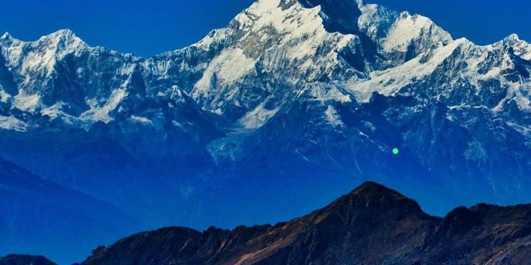 কাঞ্চনজঙ্ঘা: পৃথিবীর তৃতীয় উচ্চতম পর্বত শৃঙ্গ