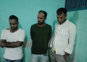 যশোরে আলোচিত সেই তিন ছিনতাইকারীকে আটক করেছে পুলিশ
