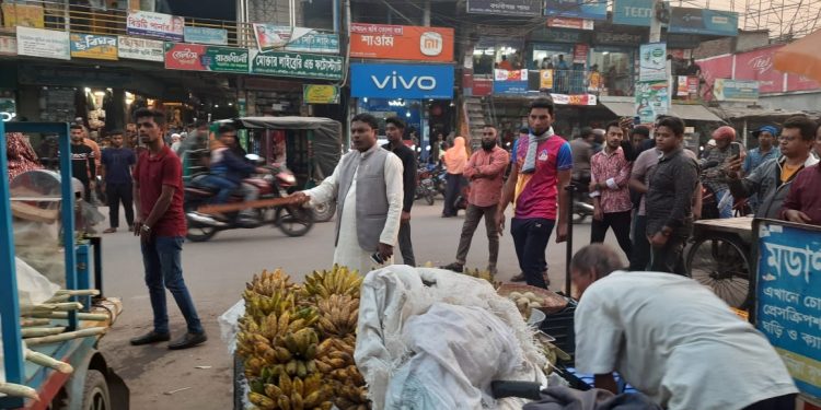 কালীগঞ্জে পৌর মেয়রের নেতৃত্বে অবৈধ পার্কিং উচ্ছেদ অভিযান অব্যাহত