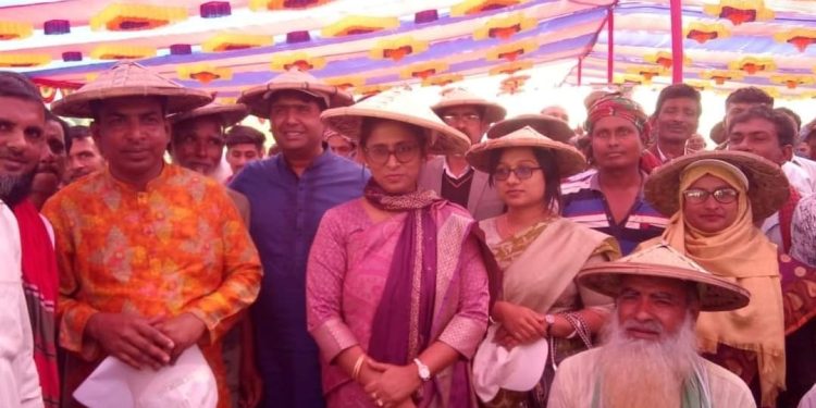 হরিণাকুণ্ডে ১৪ দফা দাবীর ভিত্তিতে অনুষ্ঠিত হল কৃষক সমাবেশ