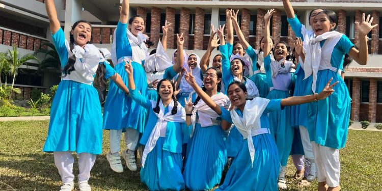 এসএসসি পরীক্ষায় আঞ্জুমান আরা বালিকা বিদ্যালয়ের সাফল্য