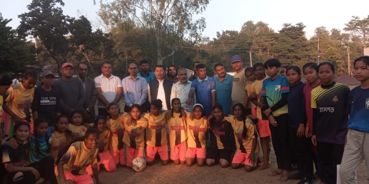 খাগড়াছড়ি প্রমিলা ফুটবলে ৩-০ গোলে জিতে সেমিফাইনালে রামগড়