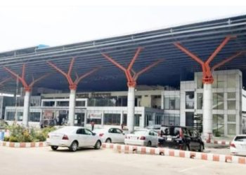 সৈয়দপুর বিমানবন্দর ও নভোএয়ার ম্যানেজারের বিরুদ্ধে অভিযোগ