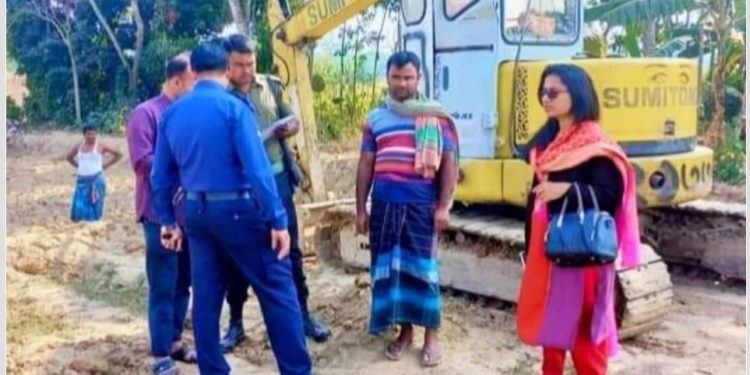 ফসলী জমির মাটি কাটার অপরাধে যুবকের ১৫ দিন কারাদণ্ড