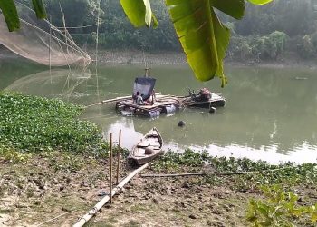 ভাঙ্গায় ড্রেজার পাইপ জব্দ 