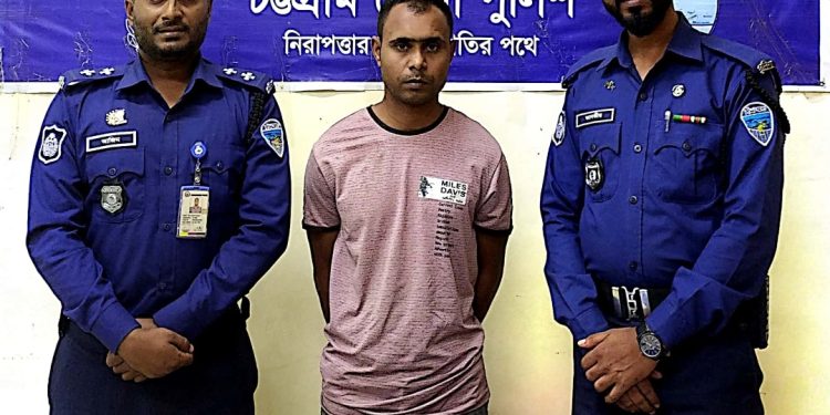 বাঁশখালীতে ১৩০০০ পিচ ইয়াবা ট্যাবলেটসহ আটক ১