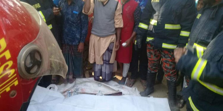 বালিয়াকান্দিতে সড়ক দূর্ঘটণায় স্কুল ছাত্রের মৃত্যূ; আহত- ১