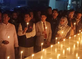 শার্শায় শহীদ বুদ্ধিজীবীদের স্মরণে মোমবাতি প্রজ্জ্বালন