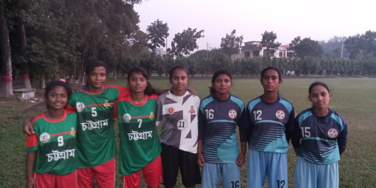 চট্টগ্রাম বিভাগীয় ফুটবল দলে সুযোগ পেয়েছে নিলুফার কায়সার স্মৃতি মহিলা ফুটবল একাডেমি ৬