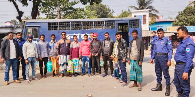 বেনাপোল পোর্ট থানা পুলিশের বিশেষ অভিযানে ১১ জন আসামী গ্রেফতার