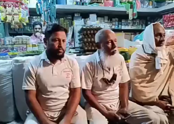 টেকনাফ থেকে তেঁতুলিয়া হেটে চলেছেন পিতা-পুত্র 