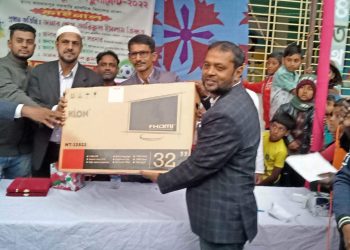 বাঘারপাড়ায় ৮ দলীয় ফুটবল টুর্নামেন্টের চুড়ান্ত খেলা ও পুরষ্কার বিতরণ