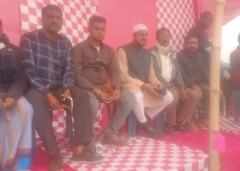 বাঘারপাড়ার পল্লীতে ঘোড়দৌড় প্রতিযোগিতা অনুষ্ঠিত