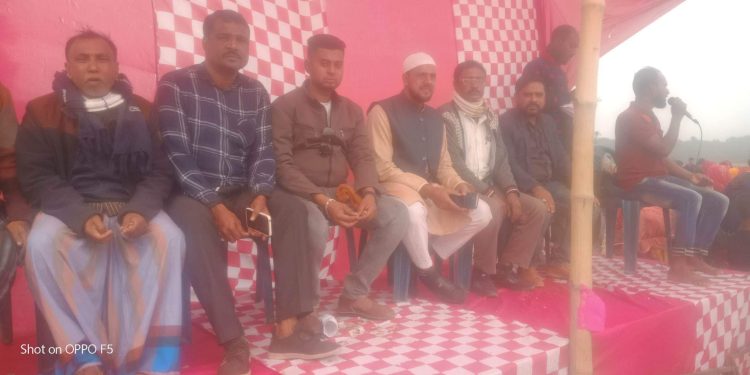 বাঘারপাড়ার পল্লীতে ঘোড়দৌড় প্রতিযোগিতা অনুষ্ঠিত
