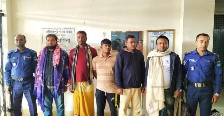 কুষ্টিয়া দৌলতপুরে নাশকতা মামলায় ৫ জন আটক