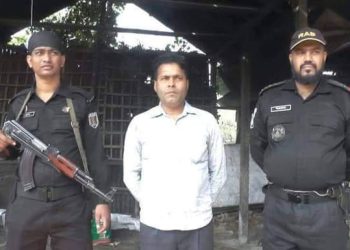 খোকসায় ভেজাল গুড় কারখানায় অভিযানে জেল-জরিমানা