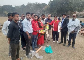 মৈত্রী ভলান্টিয়ার্স বাকড়ীতে ক্রিকেট সেট সামগ্রী বিতরণ  