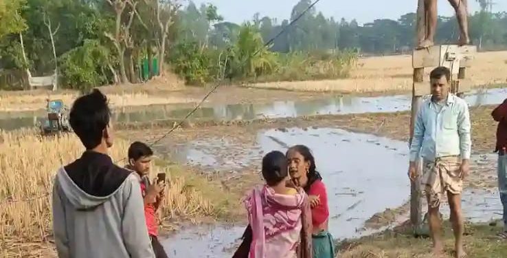 বাঁশখালীতে পাশাপাশি দুই সেচ প্রকল্প নিয়ে বিরোধ