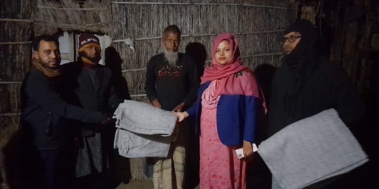 চরভদ্রাসেন শীতার্তদের মাঝে শীতবস্ত্র কম্বল বিতরণ