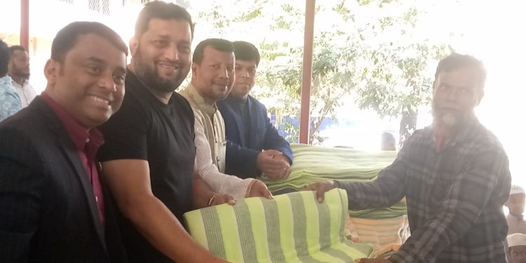 মাধবদী স্বেচ্ছাসেবী সংগঠন ফোরামের কম্বল বিতরণ