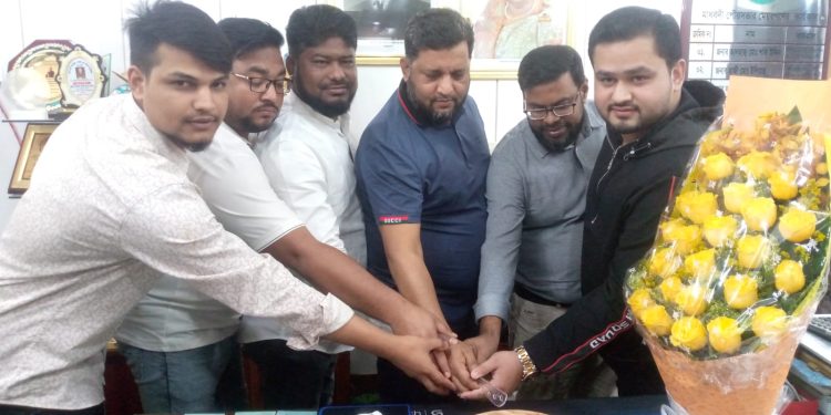 মাধবদীতে আ’লীগের প্রেসিডিয়াম সদস্যের জন্মদিন পালন