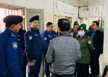 নরসিংদী রাধাগঞ্জ ব্যাংকের ভেতর থেকে দুই আনসার সদস্যের মরদেহ উদ্ধার