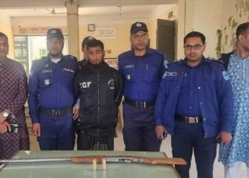 নরসিংদীতে আন্তঃজেলা ডাকাত দলের সদস্য অস্ত্রসহ গ্রেফতার
