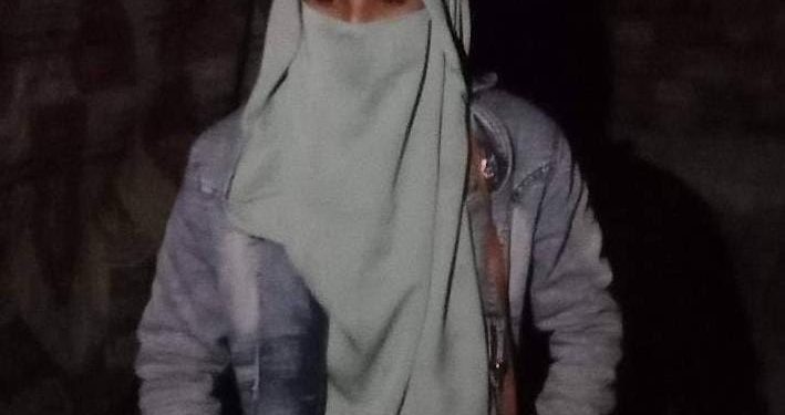 সাতক্ষীরার তালায় বিয়ের দাবিতে স্কুল ছাত্রীর অনশন