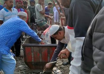 রাজশাহীর বাঘাই নতুন জামে মসজিদের ছাদ ঢালাই সম্পন্ন