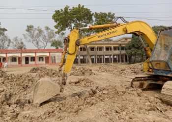 সাতক্ষীরার চুপড়ীয়া মাধ্যমিক বিদ্যালয়েরমাঠ ভরাটে অর্থ আত্মসাতের অভিযোগ