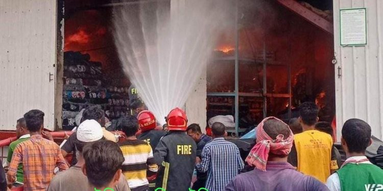 মোংলায় কারখানায় আগুন