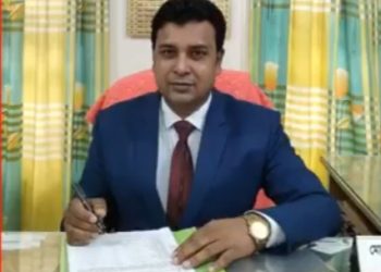  সাদুল্লাপুরের পিআইও রেজাউল করিমকে চাকরি থেকে বরখাস্তের শোকজ