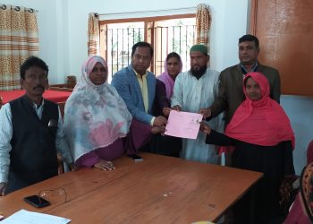 মুন্সিগঞ্জে ভি জি ভি কাঠ বিতরণ অনুষ্ঠিত