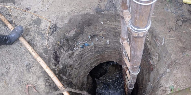 গোবিন্দগঞ্জে মাটি ধ্বসে কুপে আটকেপড়া শ্রমিকের লাশ উদ্ধার