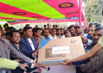 সালথায় মাদক বিরোধী ৮দলীয় ক্রিকেট টুণামেন্টের ফাইনাল অনুষ্ঠিত