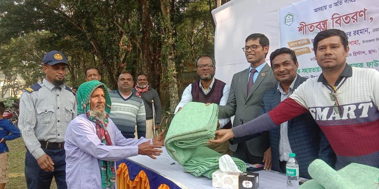 পঞ্চগড়ের তেতুলিয়ায় শীতার্ত মানুষের পাশে ইএসডিও