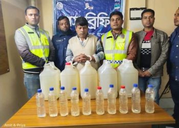 বেনাপোলে ৬০ লিটার দেশী মদসহ গ্রেফতার-১