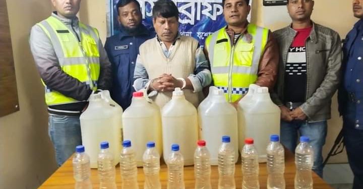 বেনাপোলে ৬০ লিটার দেশী মদসহ গ্রেফতার-১