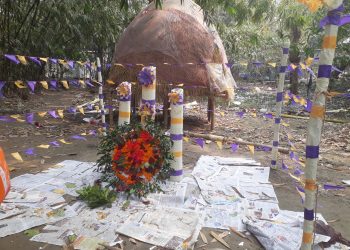 ভাঙ্গায় কলরব কিন্ডার গার্ডেনে কলাগাছ ও রঙিন কাগজ দিয়ে তৈরি শহিদ মিনারে শিশুদের শ্রদ্ধা