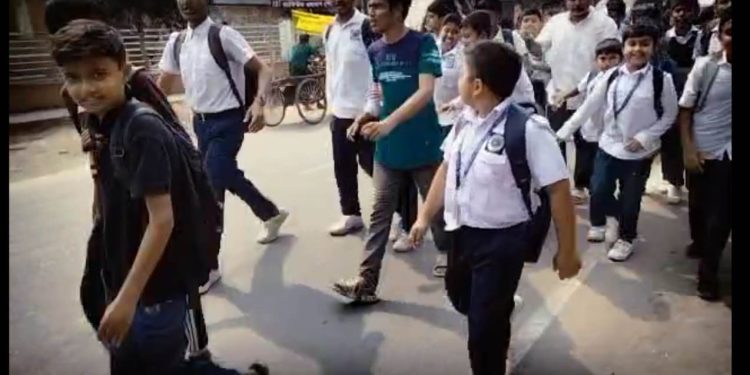 জেলা প্রশাসকের হস্তক্ষেপে নড়াইলে কোচিং বানিজ্য বন্ধ