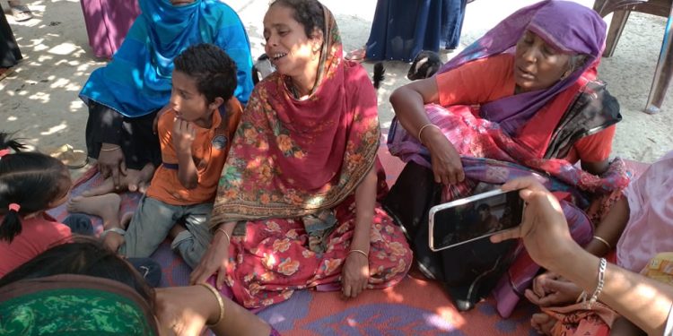 নড়াইলের লোহাগড়ায় ট্রাক্টরের ধাক্কায় কিশোরী নিহত