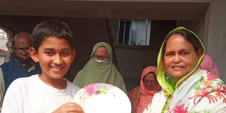 বাগমারায় জাতীয় শিক্ষাপদক পেলেন সাংবাদিক পুত্র ডট