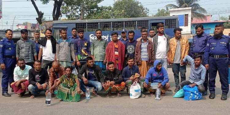 বেনাপোলে সাজাপ্রাপ্ত ২১ আসামি গ্রেফতার