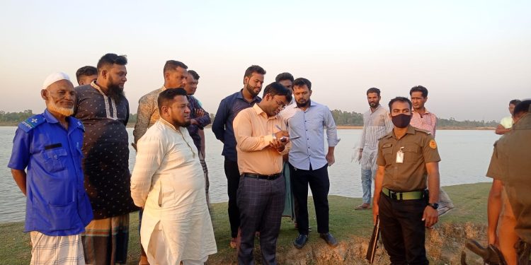 বাঁশখালীতে বালু উত্তোলনের দায়ে দুইটি ড্রেজার মেশিন জব্দ