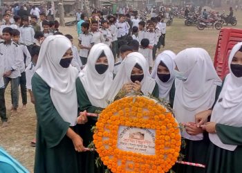 রাজশাহীর বাঘাই শহীদ মিনারে পুষ্পস্তাপক অর্পণ